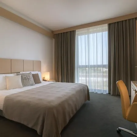 Domina Milano Fiera Otel 4*
