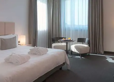 米兰菲尔亚多米纳酒店 酒店 诺瓦泰米拉内塞