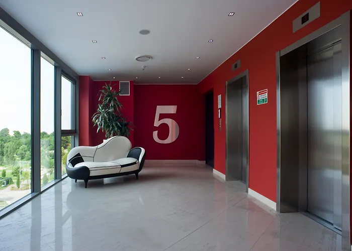 도미나 밀라노 피에라 노바테밀라네세